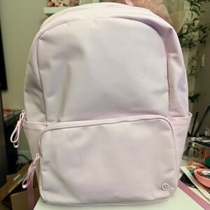 Lululemon Everywhere Backpack 22L
Pink Organza/Sheer Oak